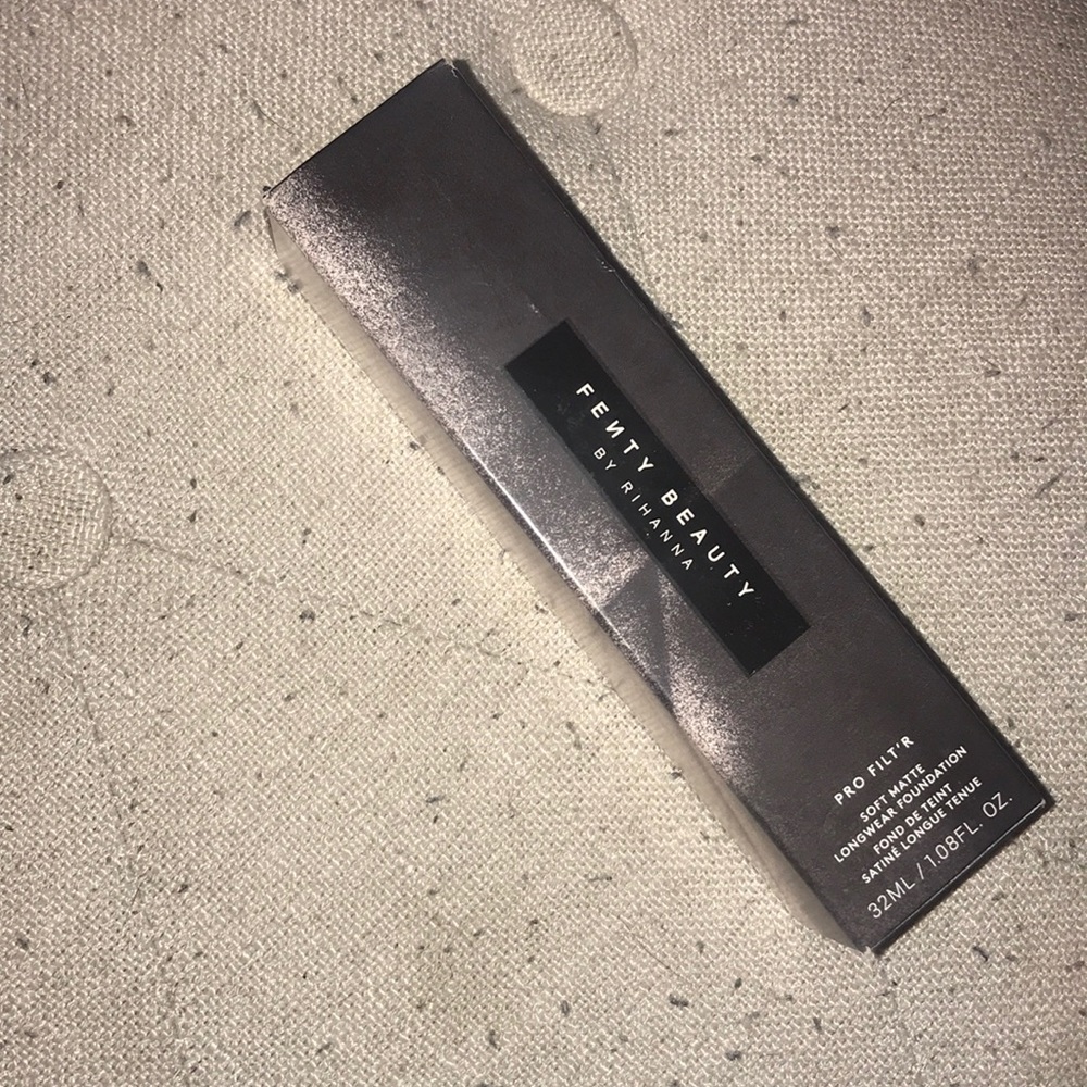 Fenty Beauty Foundation *Never Used*